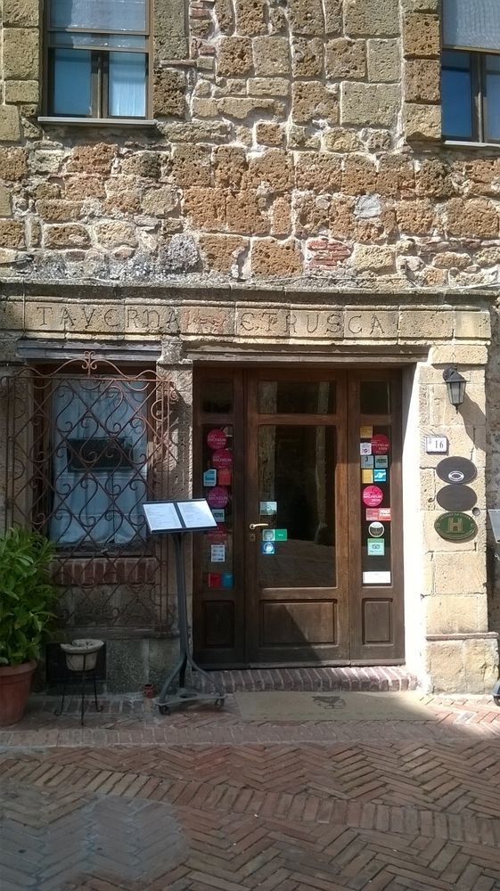 Locanda Della Taverna Etrusca Sovana Bagian luar foto